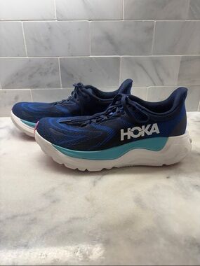 Hoka Arahi 8 - Women’s Size 8 Navy Running Shoe
